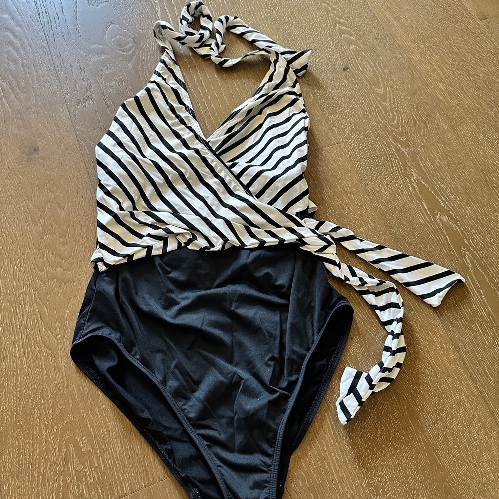 Ralph Lauren Black and White Swimwear